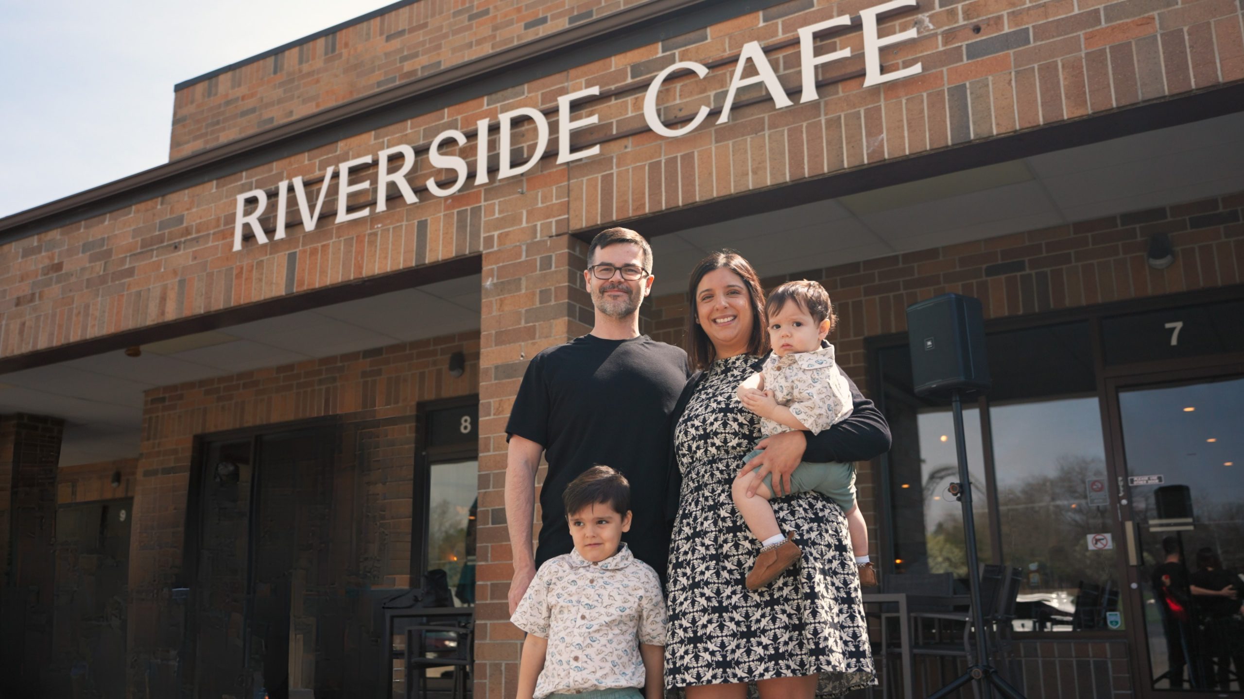 Local Flavor & Good Times at Riverside Cafe Gurnee